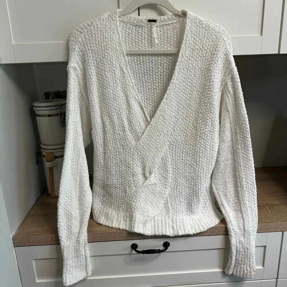 Free People Sweater Womens XS‎ White Twist Front Surplice V-Neck Textured Knit